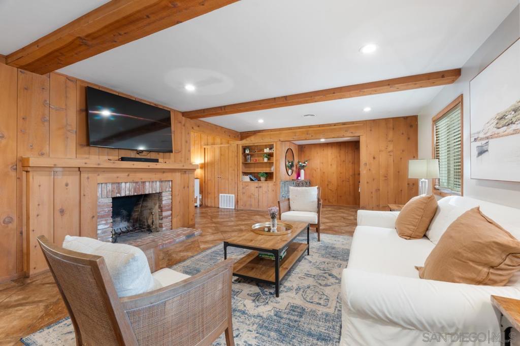 Coronado Village - Residential Lease