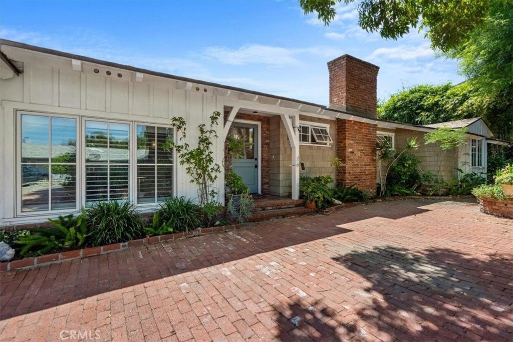 Photo of 27064 Sunnyridge Road, Palos Verdes Peninsula, CA 90274 (MLS # PV26080066)