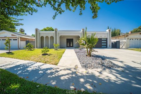 22046 Kinzie Street Chatsworth CA 91311