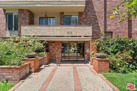 Photo of 1315 Roxbury Drive #201, Los Angeles, CA 90035 (MLS # 26858523)