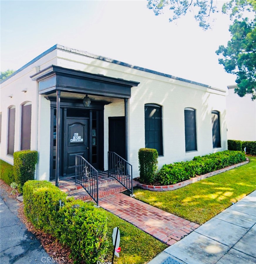 2511 Huntington Drive