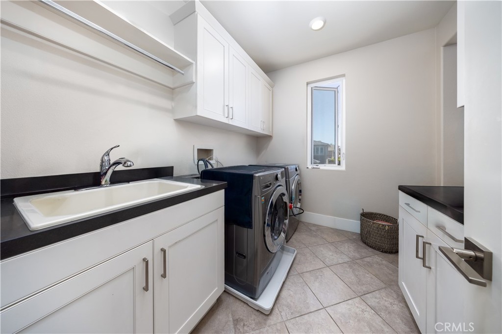 Irvine, California, 92618, United States, 4 Bedrooms Bedrooms, ,4 BathroomsBathrooms,Residential,Active,2041645