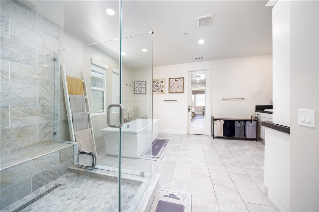 Irvine, California, 92618, United States, 4 Bedrooms Bedrooms, ,4 BathroomsBathrooms,Residential,Active,2041645