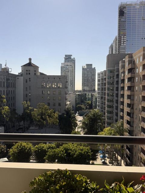 Photo of 600 W 9th Street #1101, Los Angeles, CA 90015 (MLS # 219144312DA)
