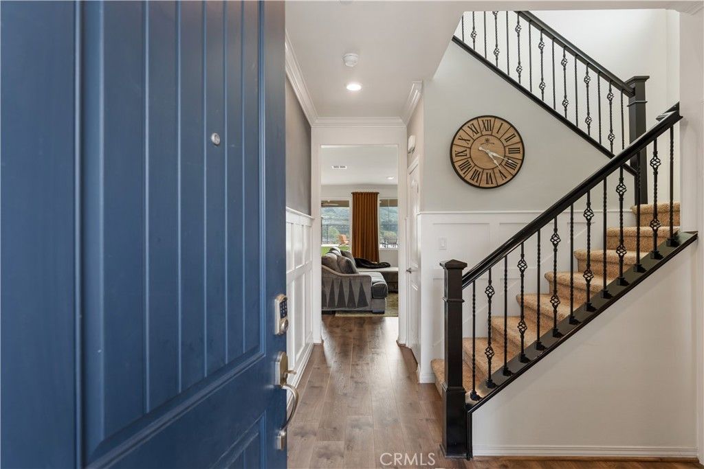 Photo of 359 Sequoia Ave, Simi Valley, CA 93065 (MLS # SR26068928)