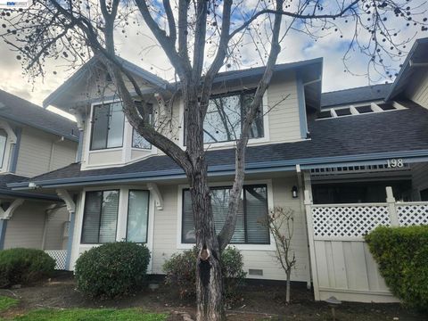 Photo of 198 Peters Ave Ave, Pleasanton, CA 94566 (MLS # 41132009)