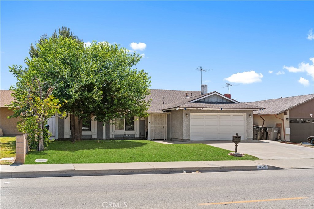 Welcome to this Nice home with 4 bedrooms and 2 bathroom , laminate floors throughtout the house , Open kitchen with nice open floor plan. Large master bedroom with nice open look to backyard , dual -panel windows , big backyard can build potential ADU and JADU ( The grass for the backyard PS) .Very good location near park , FWY and shopping Center . Price to sell fast . This home with solar panel on the roof can save big for your utilities . Don’t miss it .