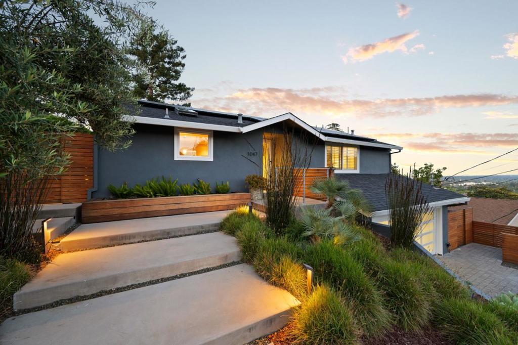 1047 Hewitt Drive