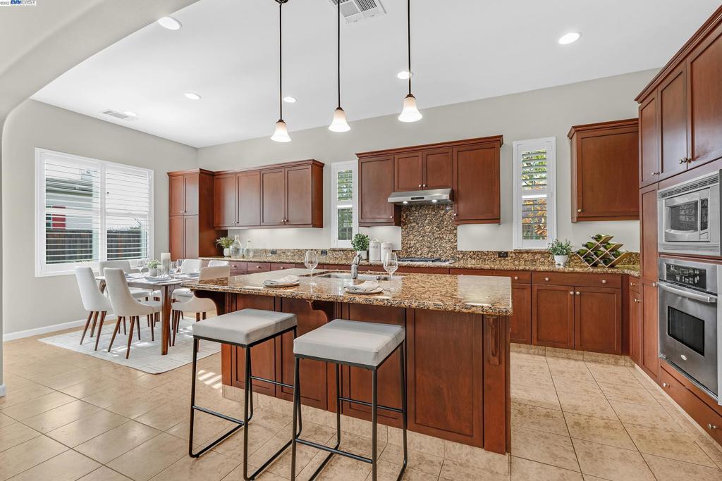 GALE RANCH - Residential