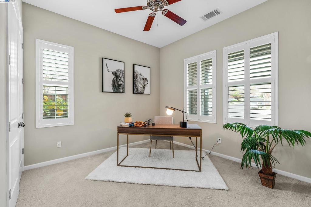 GALE RANCH - Residential