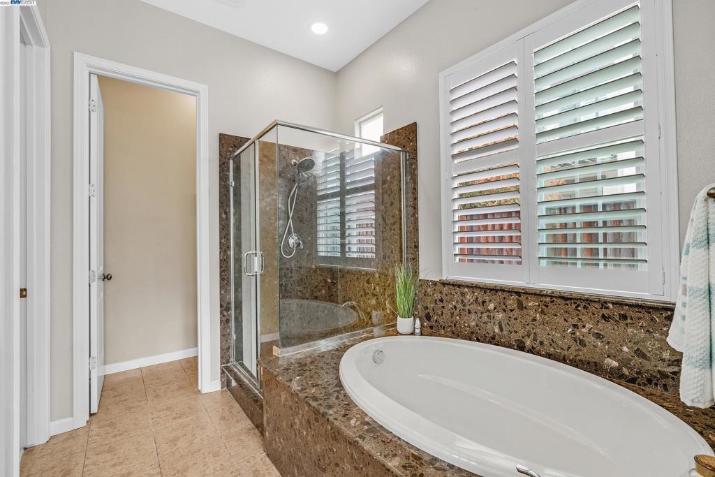 GALE RANCH - Residential