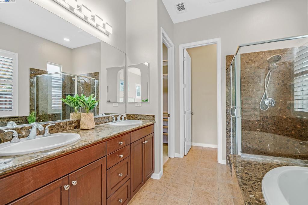 GALE RANCH - Residential