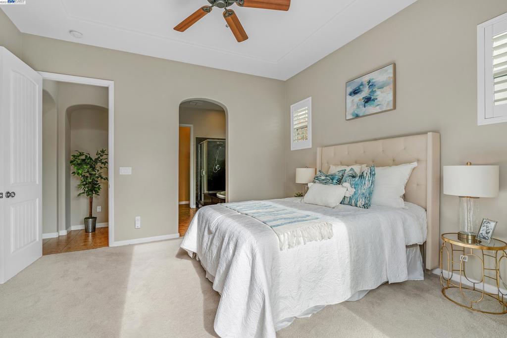 GALE RANCH - Residential