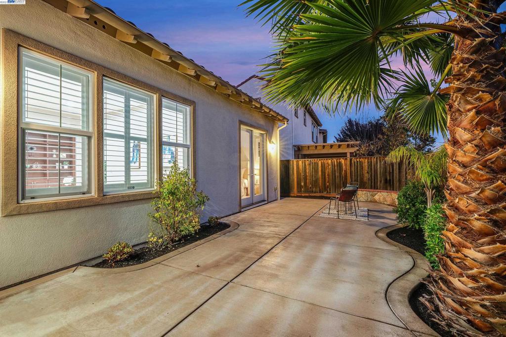 GALE RANCH - Residential