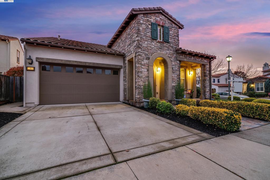 GALE RANCH - Residential