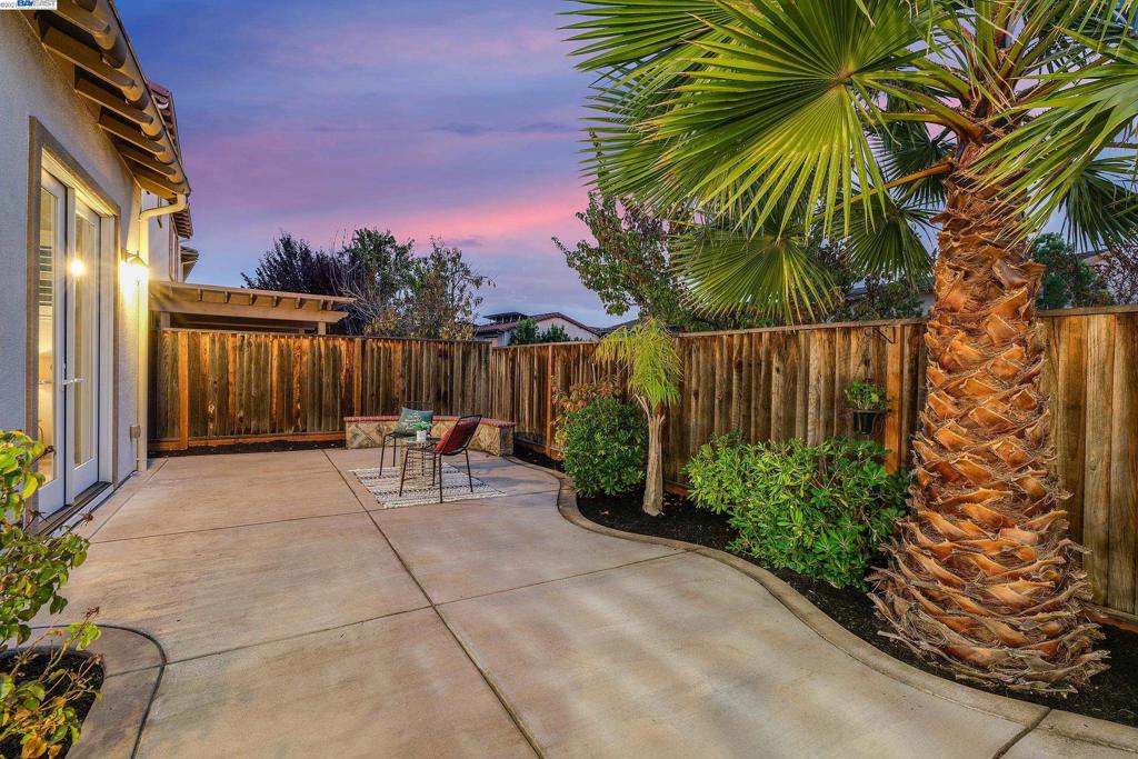 GALE RANCH - Residential