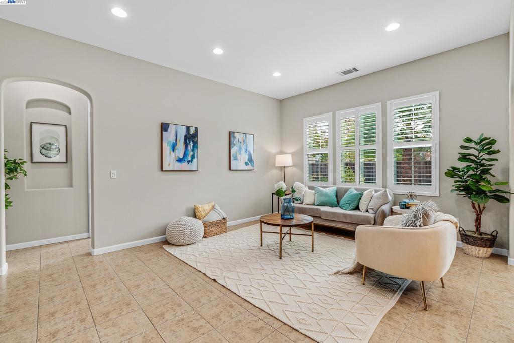 GALE RANCH - Residential