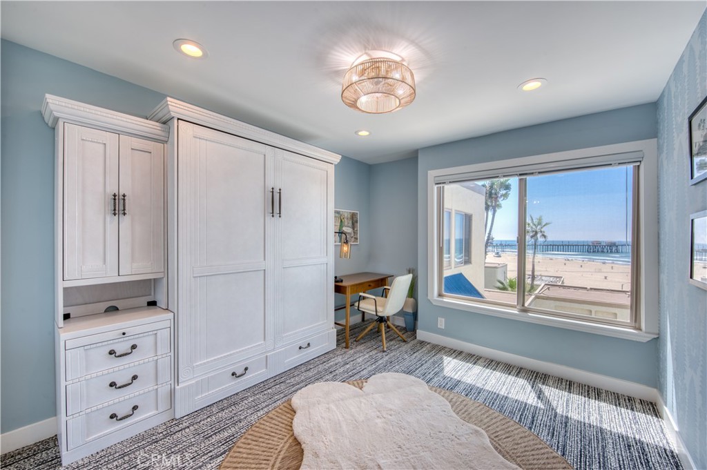 711 Pacific Coast Hwy 421