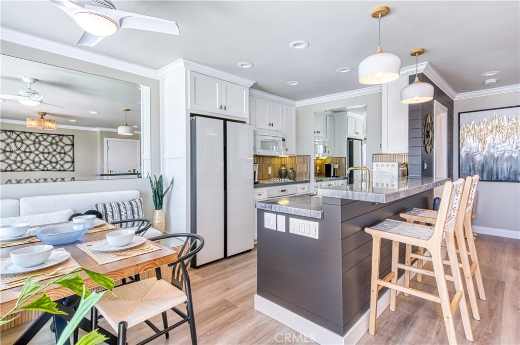 711 Pacific Coast Hwy 421