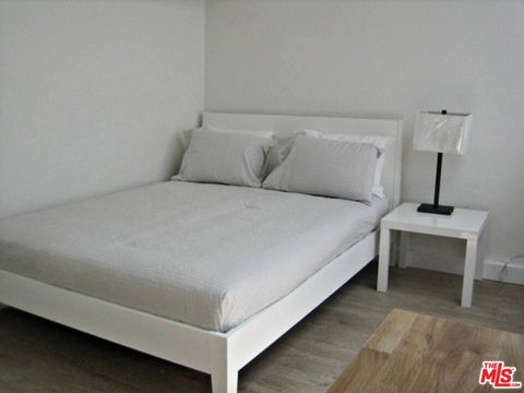 Tiny photo for 4125 1/4 Huron Avenue, Culver City, CA 90232 (MLS # 25581009)