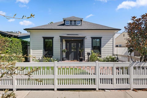 Photo of 910 N Nopal Street, Santa Barbara, CA 93103 (MLS # V1-39278)