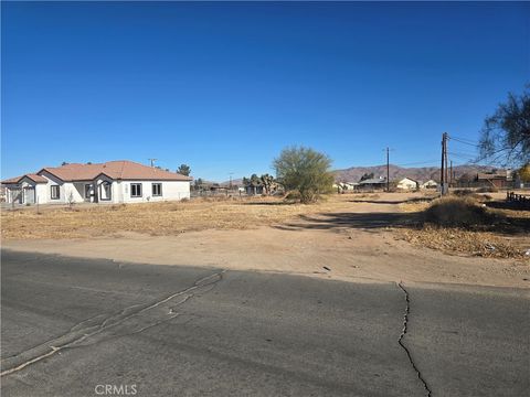 Photo of 0 Mohawk Road, Apple Valley, CA 92308 (MLS # IV26035395)