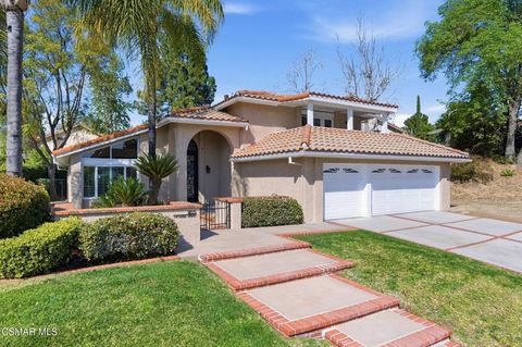 Photo of 18525 Entrada Court, Porter Ranch, CA 91326 (MLS # 226000940)