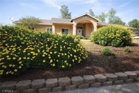 Photo of 41121 Long Hollow Dr, Coarsegold, CA 93614 (MLS # FR26068022)