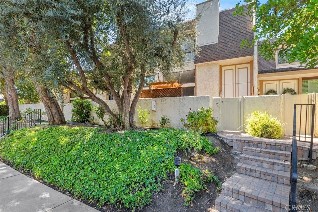 Photo of 6225 Shoup Avenue #109, Woodland Hills, CA 91367 (MLS # OC25241046)