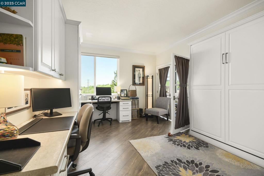 ROSSMOOR - Residential