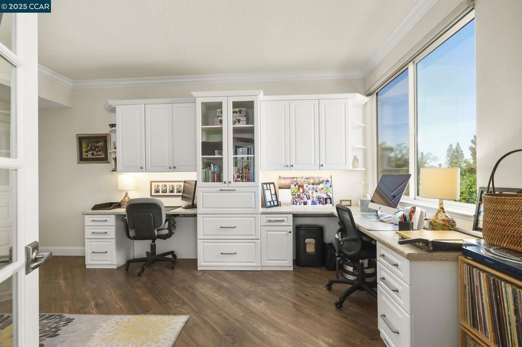 ROSSMOOR - Residential