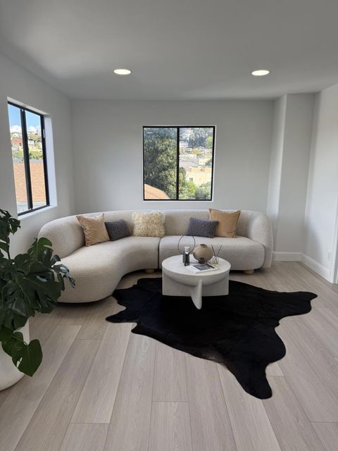 Photo of 339 Monterey Street, Brisbane, CA 94005 (MLS # ML82027682)