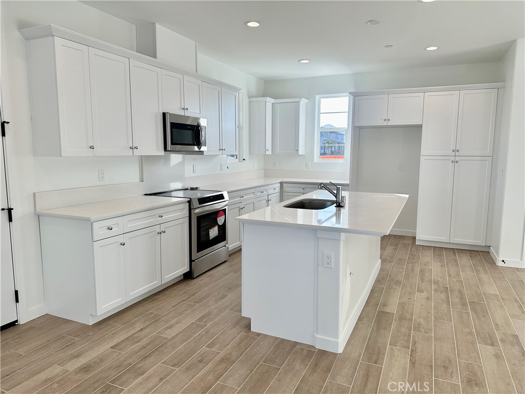 212 Kitty Hawk Court