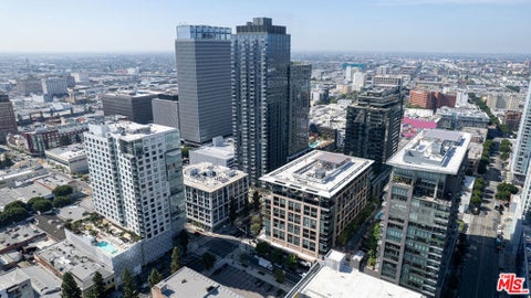 Photo of 1111 S Grand Avenue #1, Los Angeles, CA 90015 (MLS # 26901157)