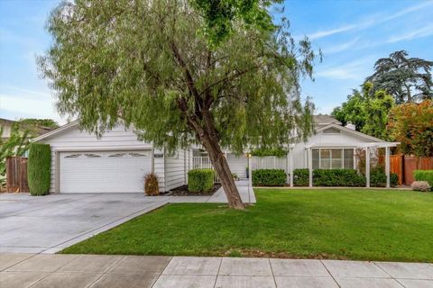 Photo of 1473 Gerhardt Avenue, San Jose, CA 95125 (MLS # ML82046236)