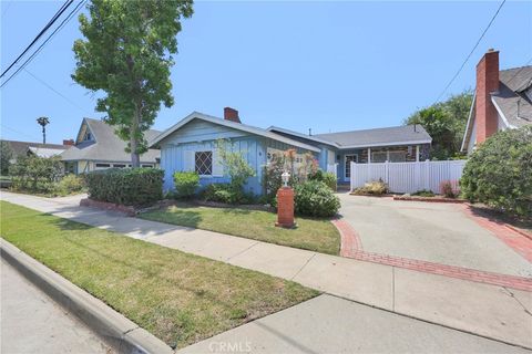 Photo of 140 Coastline DR, Seal Beach, CA 90740 (MLS # PW26110690)