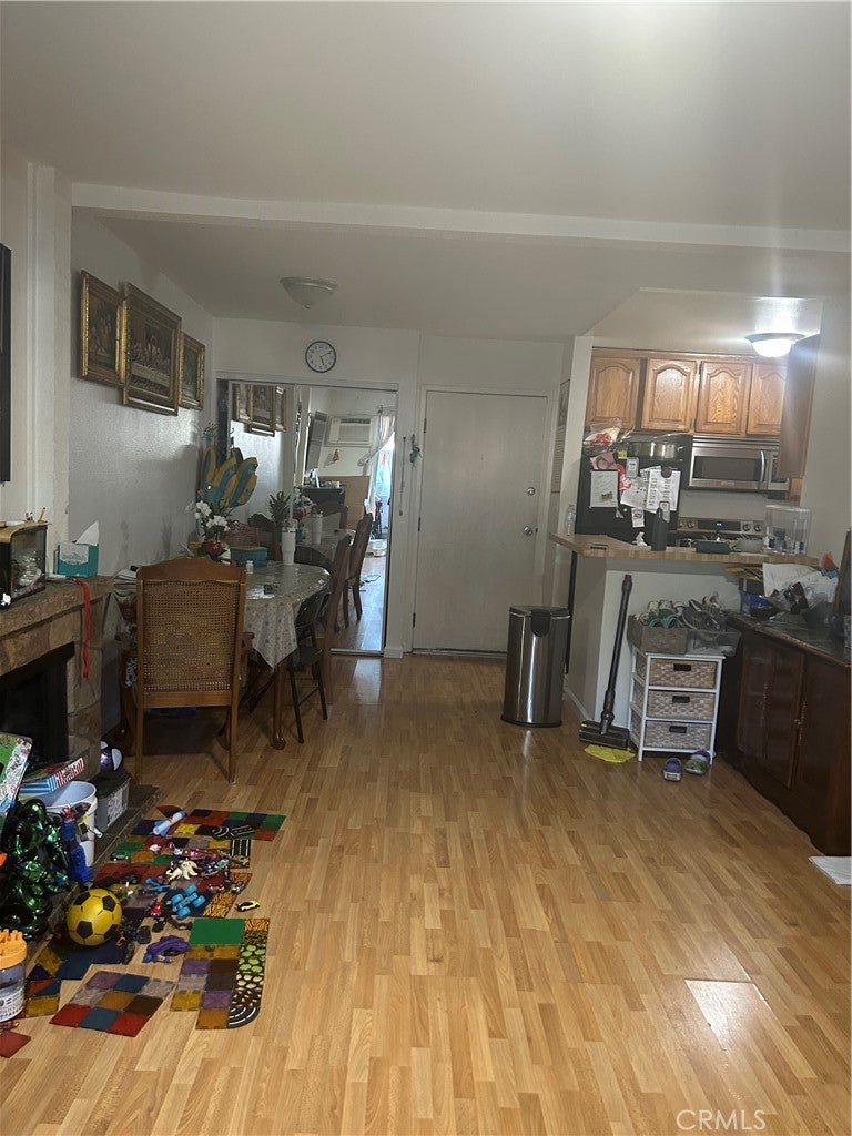 21801 Roscoe