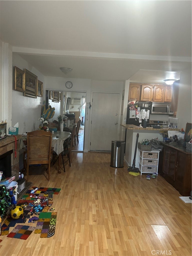 21801 Roscoe