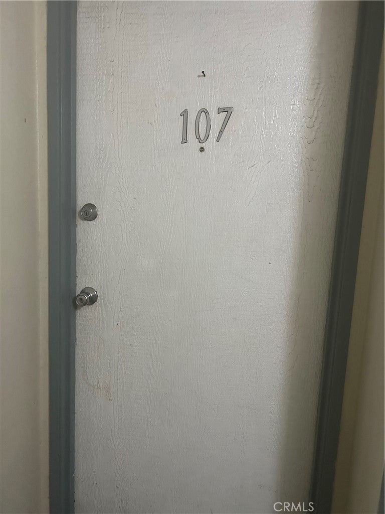 21801 Roscoe