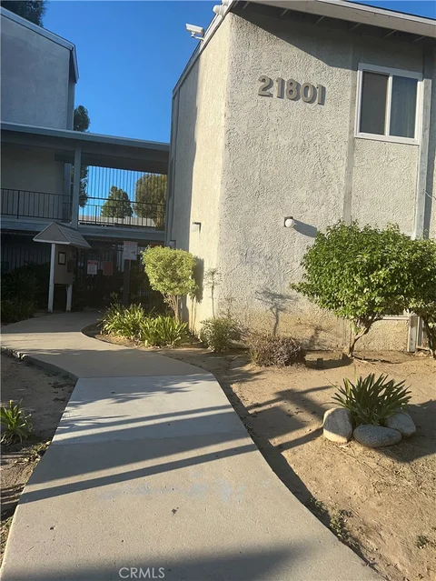 MLS: SR26218702