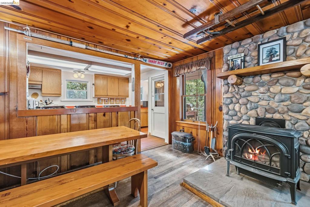 112 MEADOWVIEW