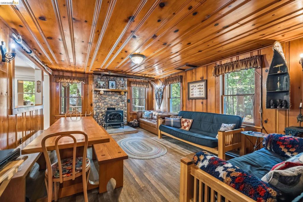 112 MEADOWVIEW