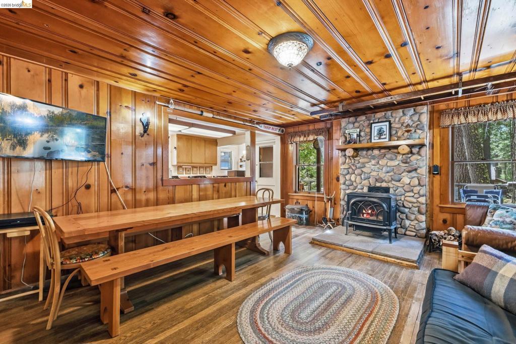 112 MEADOWVIEW