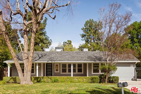 Photo of 23153 Canzonet Street, Woodland Hills, CA 91367 (MLS # 26652017)