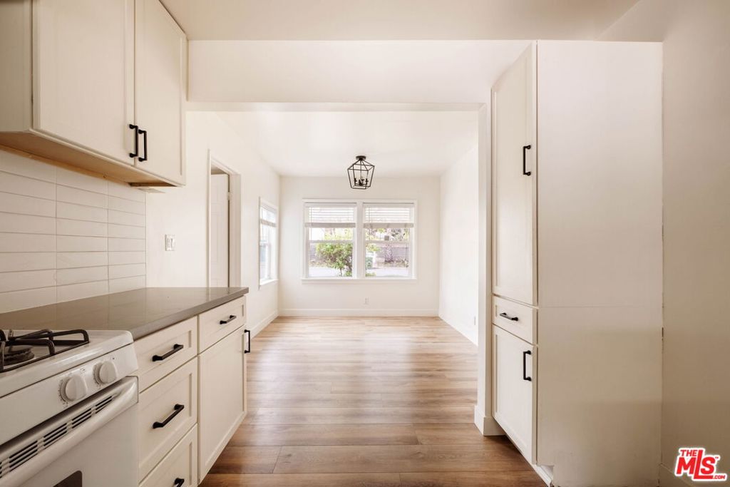 23153 Canzonet Street