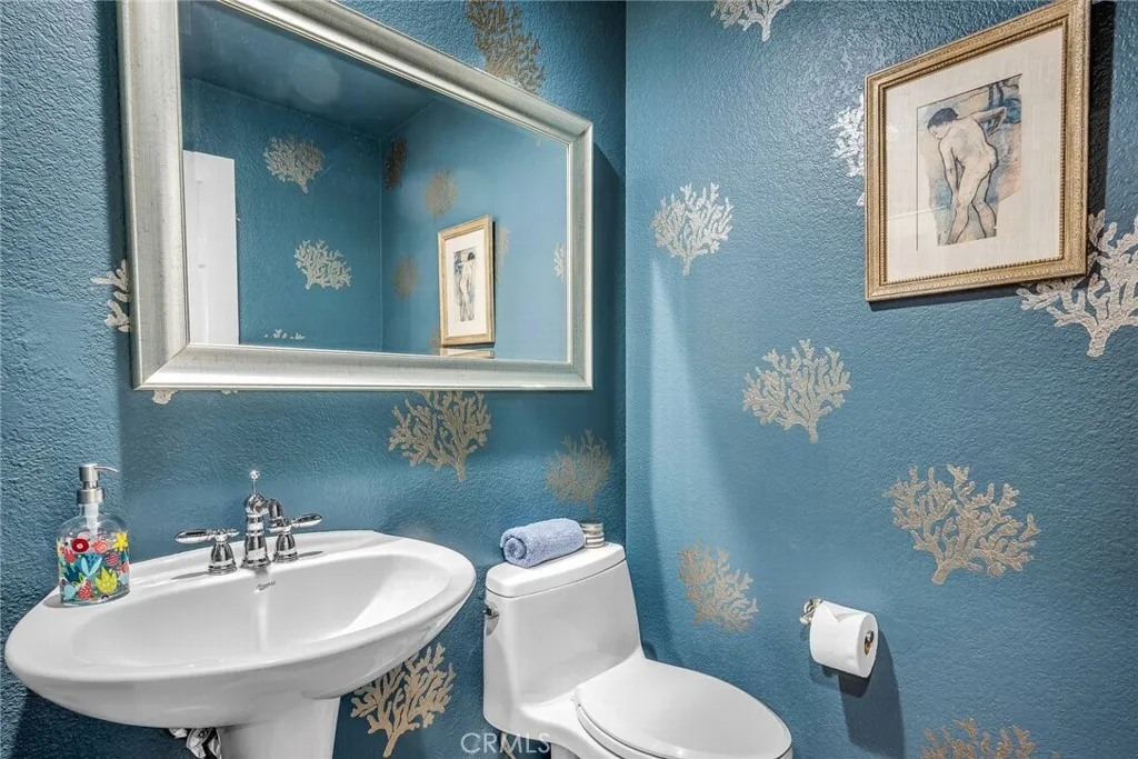 Newbury Park, California 91320, United States, 2 Bedrooms Bedrooms, ,3 BathroomsBathrooms,Residential,Active,237235