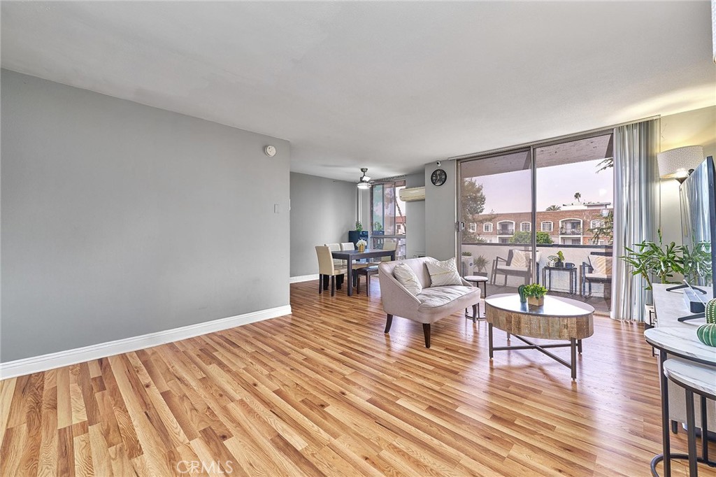 244 S La Fayette Park 301