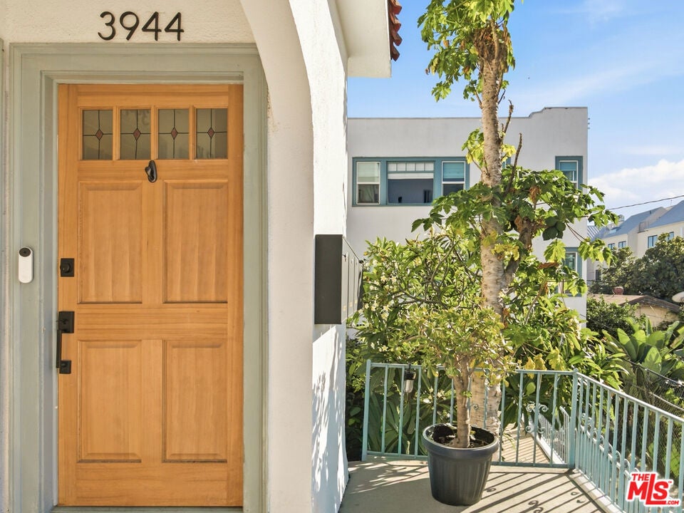 3944 Marathon Street