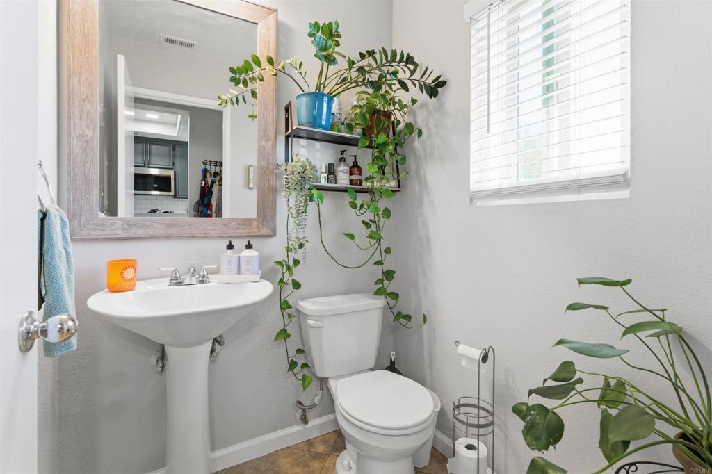 2373 Kings View Circle