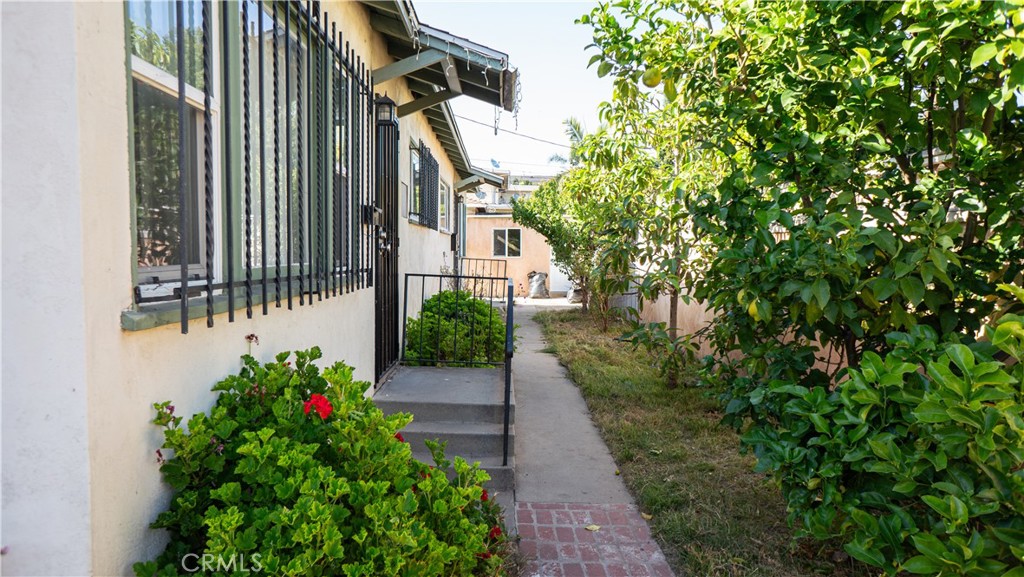 3321 E 17th Street